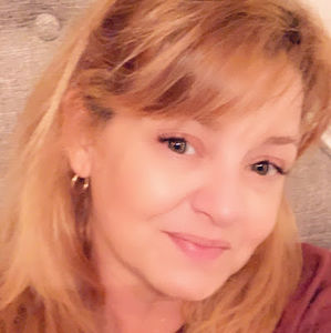 Meet your Posher, Melissa a.